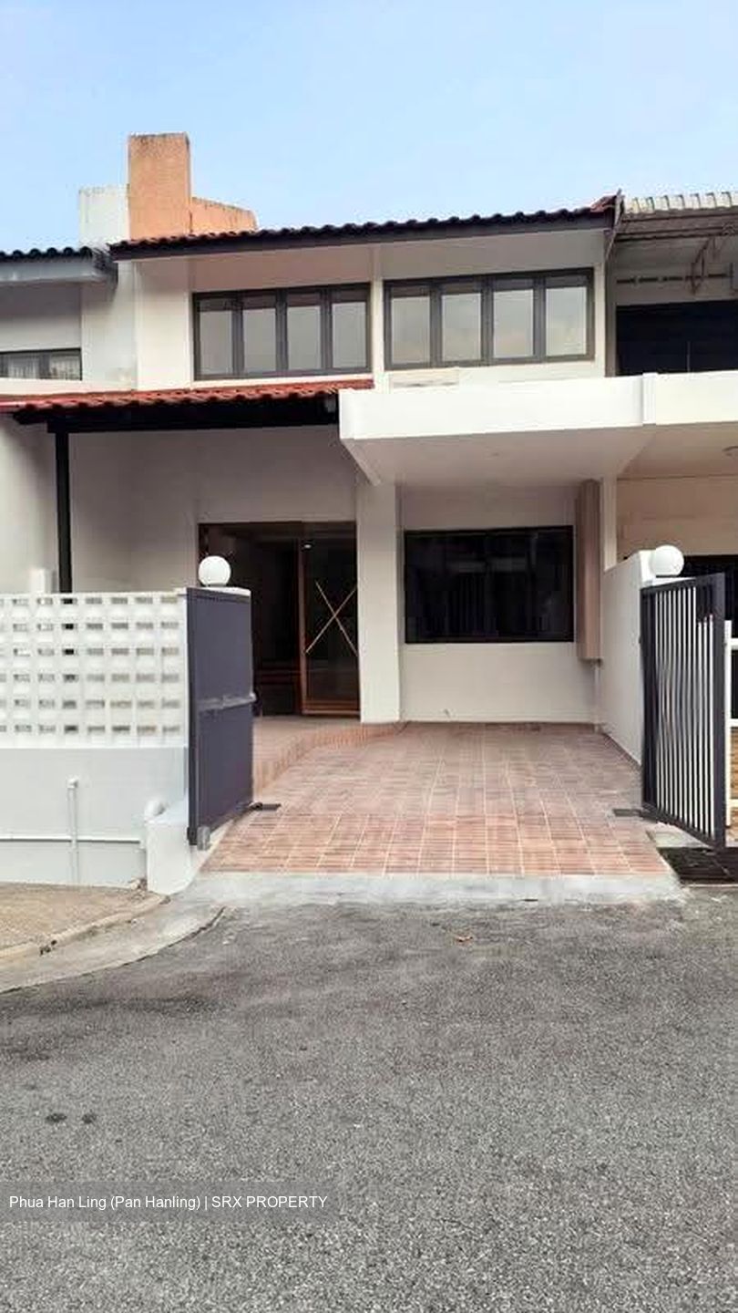 Golden Hill Estate (D19), Terrace #618882701
